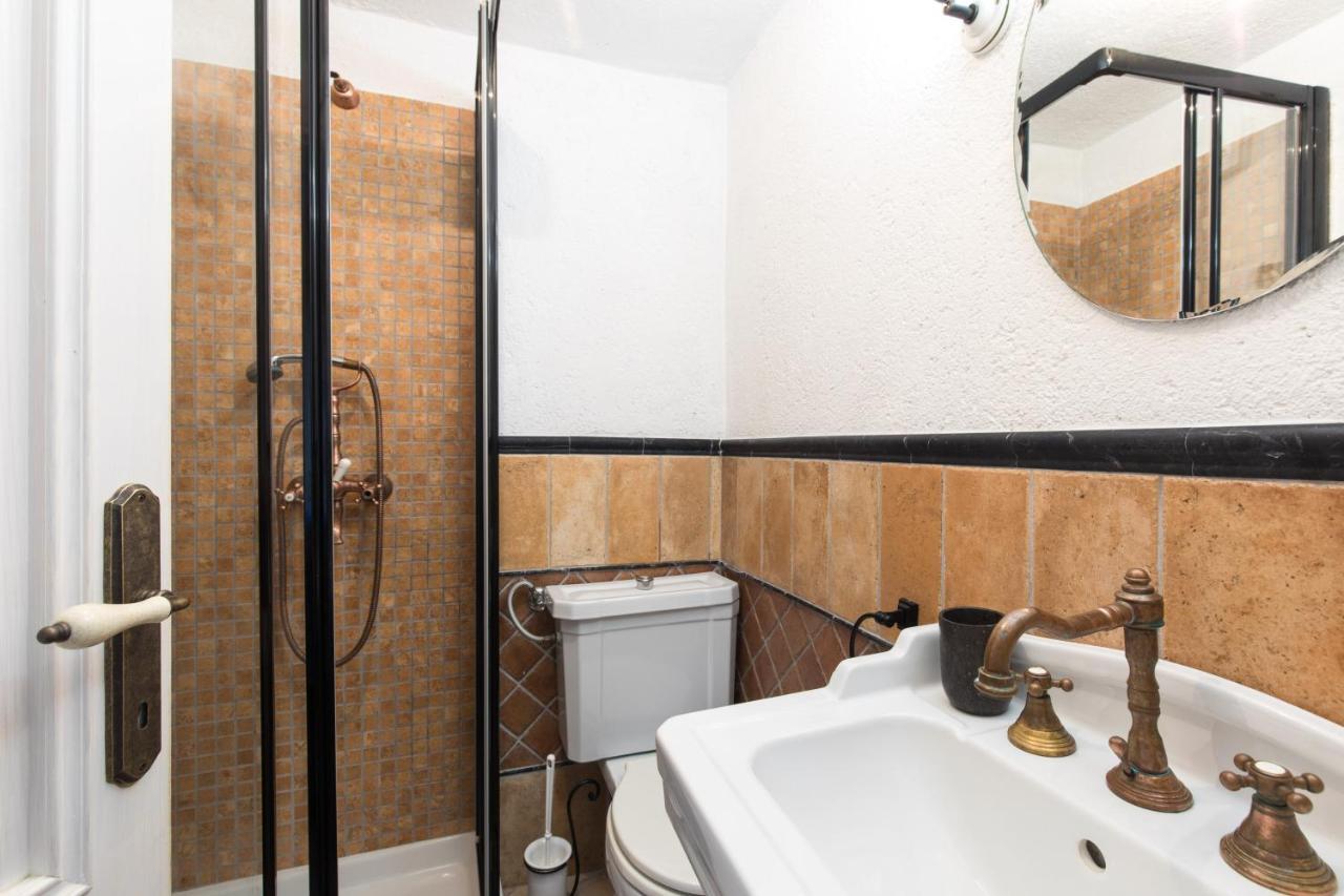 Holiday Home Bozanic เวอร์บนิค ภายนอก รูปภาพ