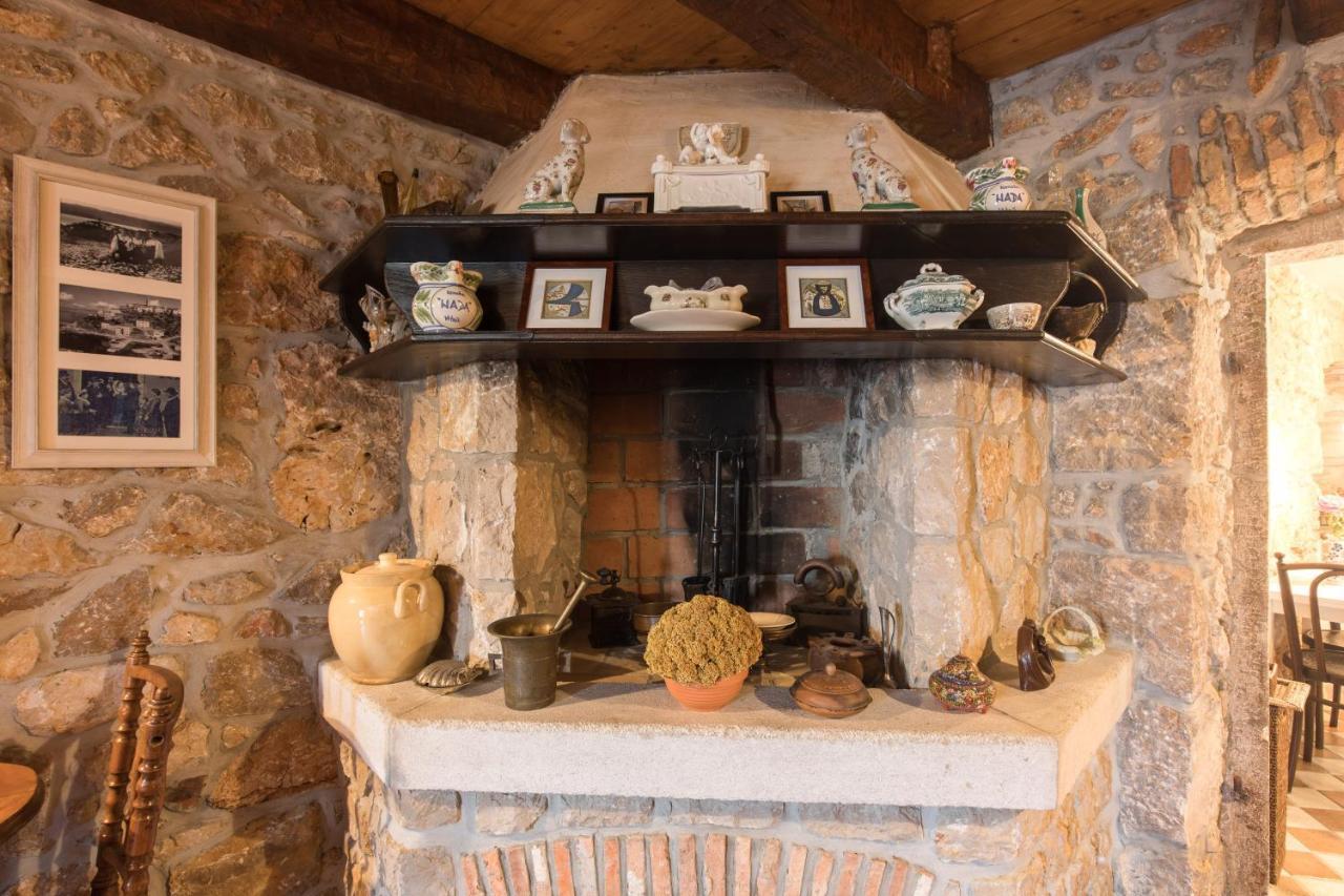 Holiday Home Bozanic เวอร์บนิค ภายนอก รูปภาพ