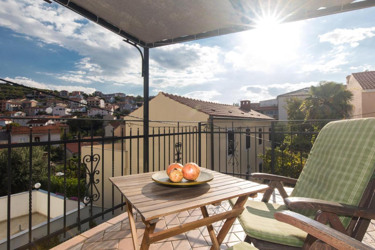 Holiday Home Bozanic เวอร์บนิค ภายนอก รูปภาพ