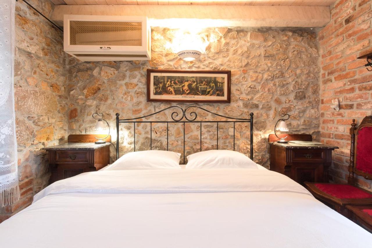 Holiday Home Bozanic เวอร์บนิค ภายนอก รูปภาพ