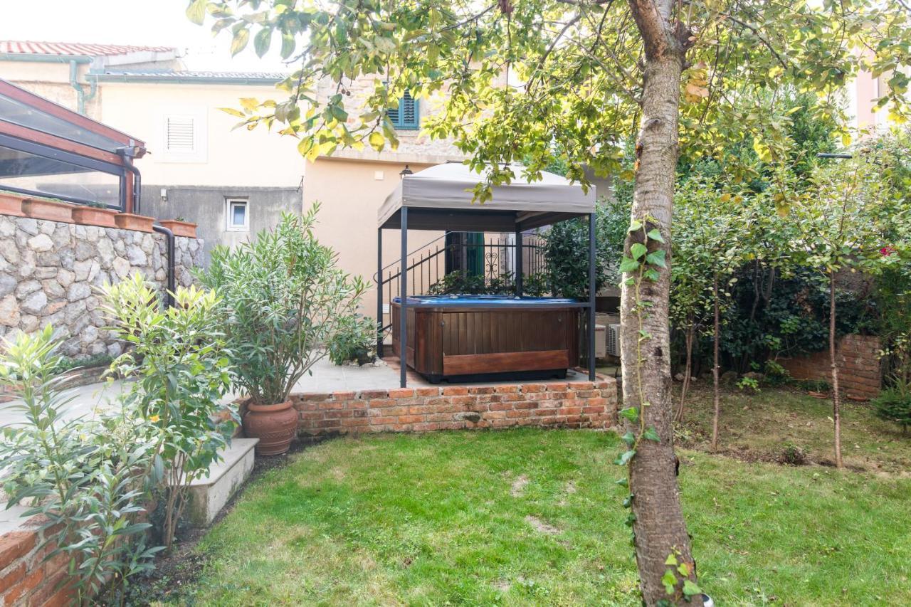 Holiday Home Bozanic เวอร์บนิค ภายนอก รูปภาพ